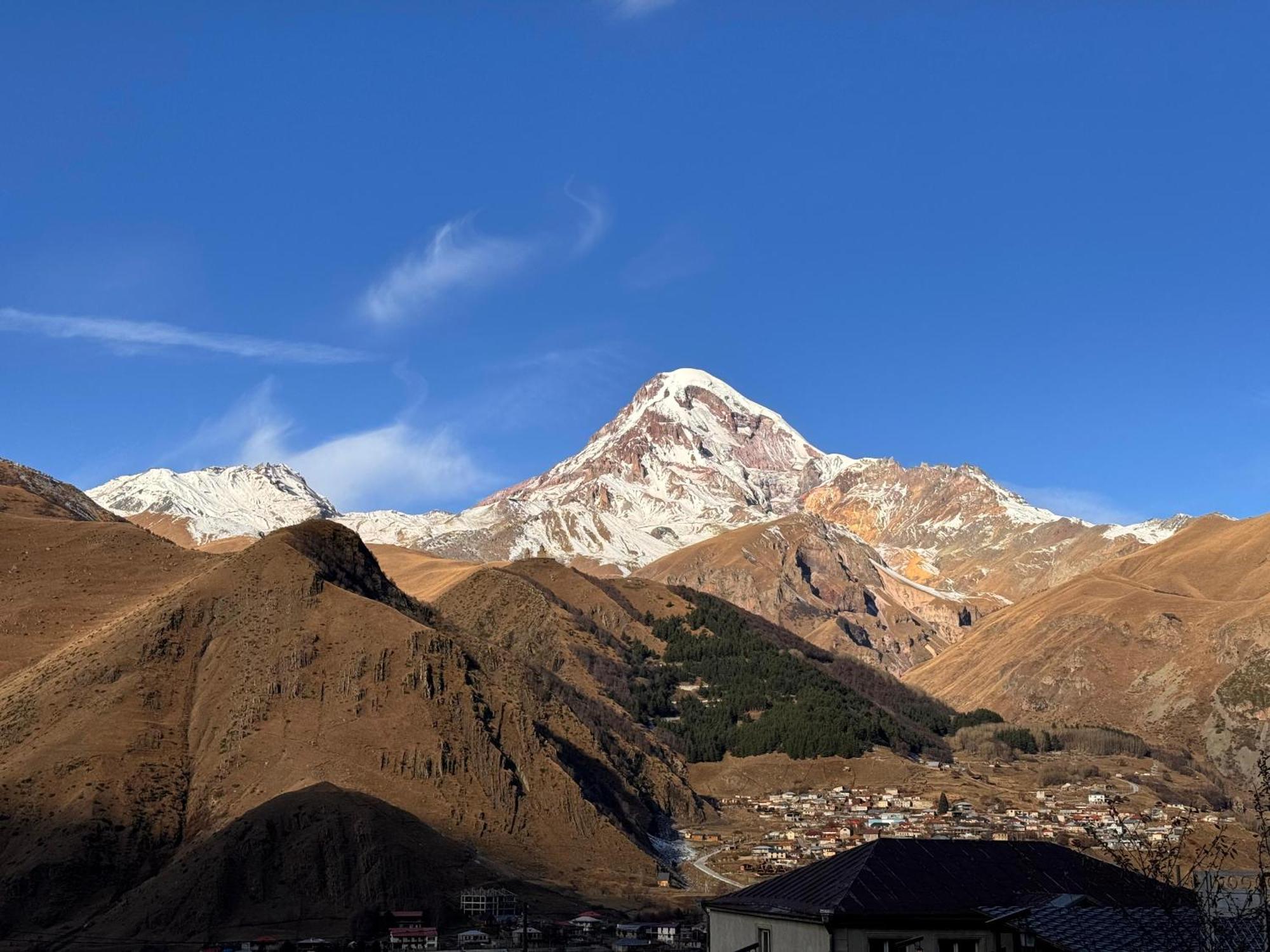 Family Hotel 7 Sisters Kazbegi Ngoại thất bức ảnh
